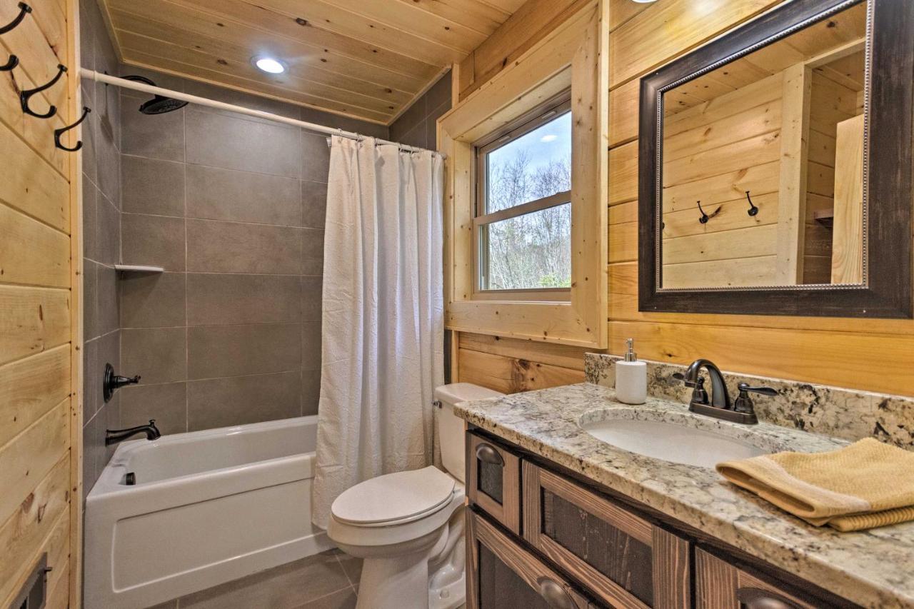 Hilltop Cabin On 5 Acres With Hot Tub And Waterfall! 布赖森城 外观 照片