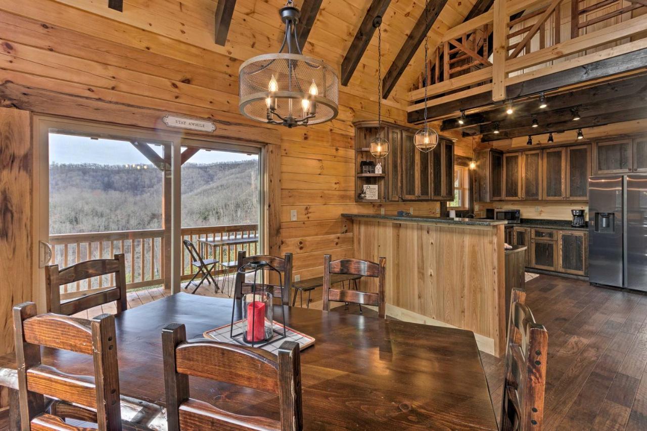 Hilltop Cabin On 5 Acres With Hot Tub And Waterfall! 布赖森城 外观 照片